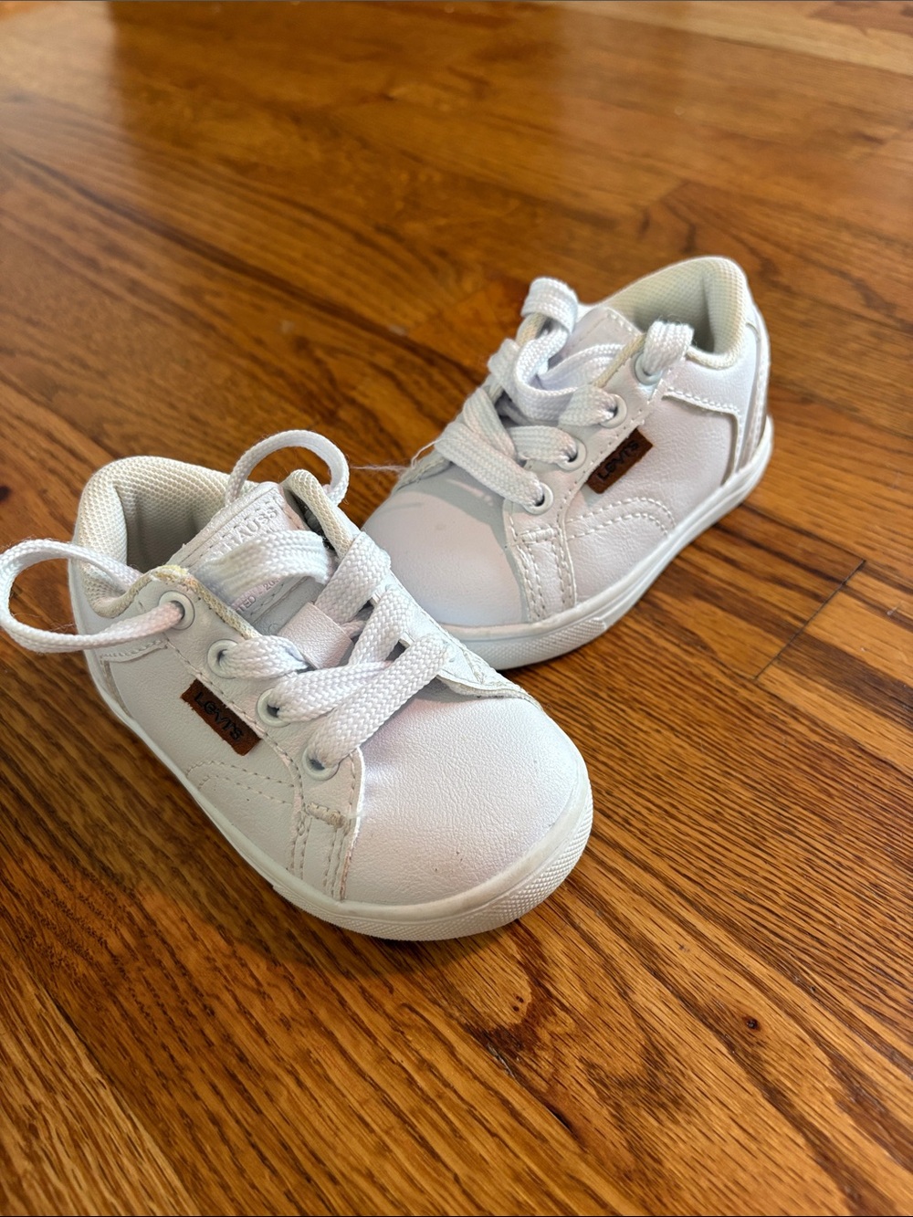 LEVI’S Toddler White Lace-Up Sneakers - 5C